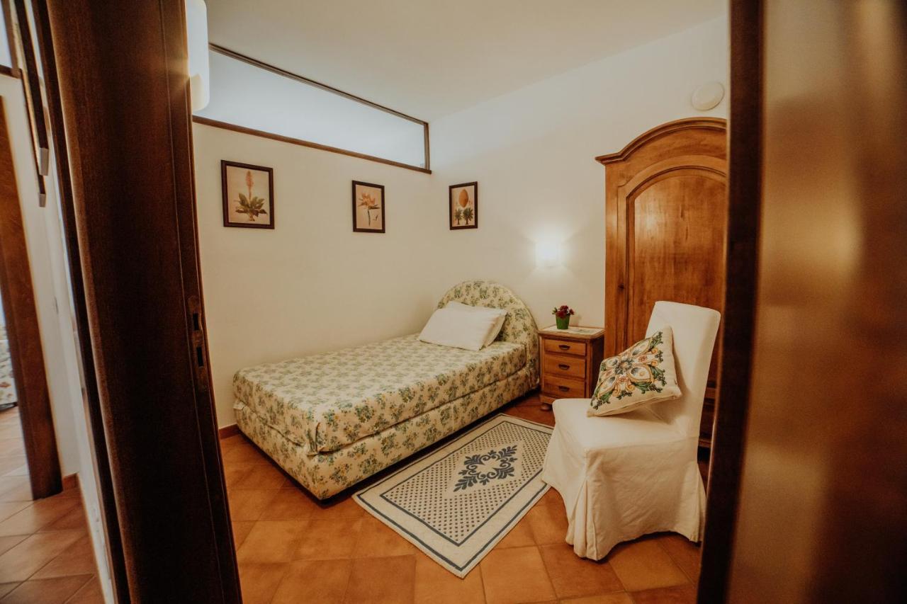 卡普里奥里Residenza Golfo Degli Ulivi公寓式酒店 外观 照片