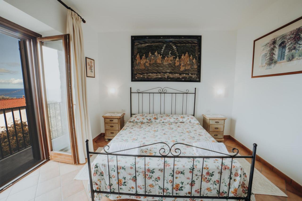 卡普里奥里Residenza Golfo Degli Ulivi公寓式酒店 外观 照片