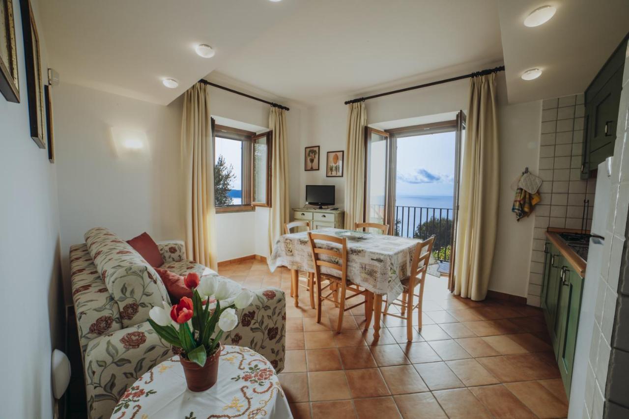 卡普里奥里Residenza Golfo Degli Ulivi公寓式酒店 外观 照片