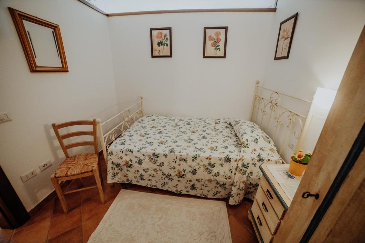卡普里奥里Residenza Golfo Degli Ulivi公寓式酒店 外观 照片